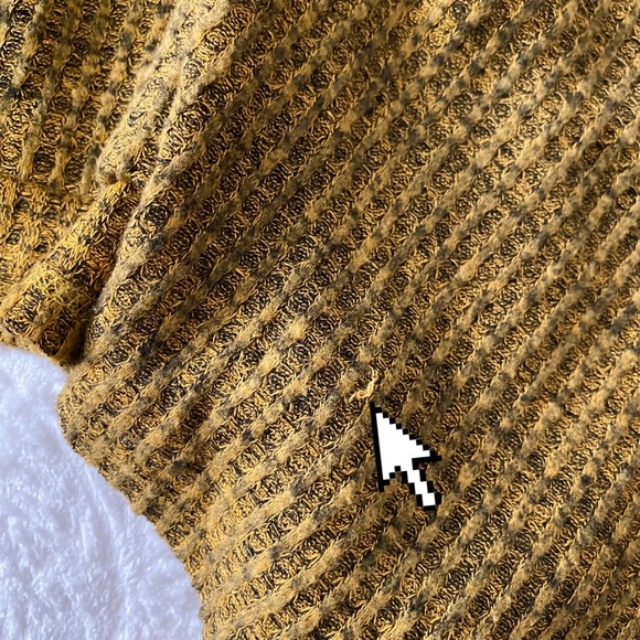 Oversized Asymmetric Hemline Long Sleeve Waffle Tee - Picture 9 of 10